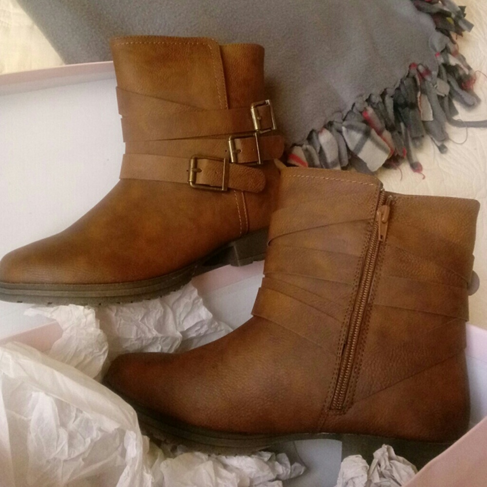 Size 7 Cognac Booties
